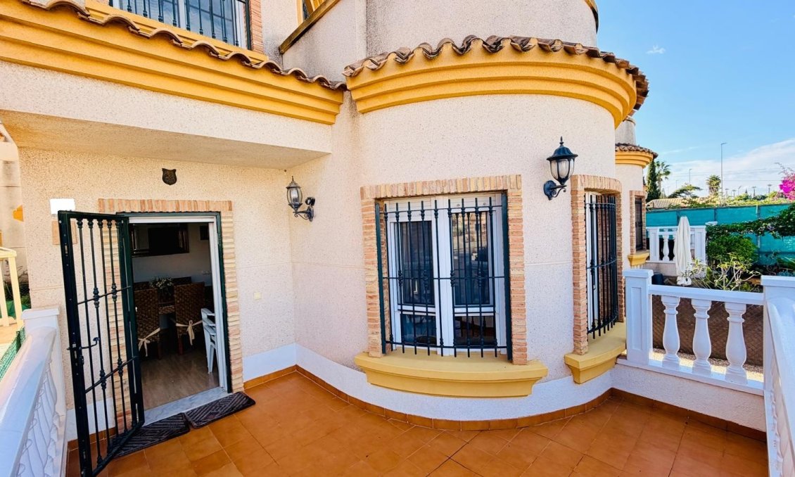 Wiederverkauf - Villa -
Los Montesinos - Costa Blanca