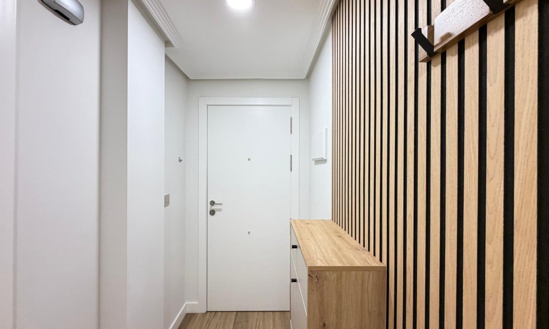 Segunda mano - Apartamento -
Torrevieja - Centro