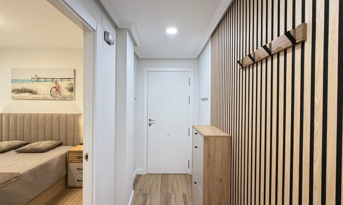 Segunda mano - Apartamento -
Torrevieja - Centro