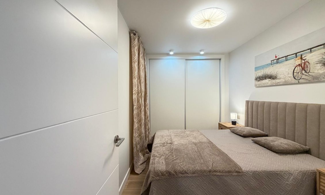 Segunda mano - Apartamento -
Torrevieja - Centro