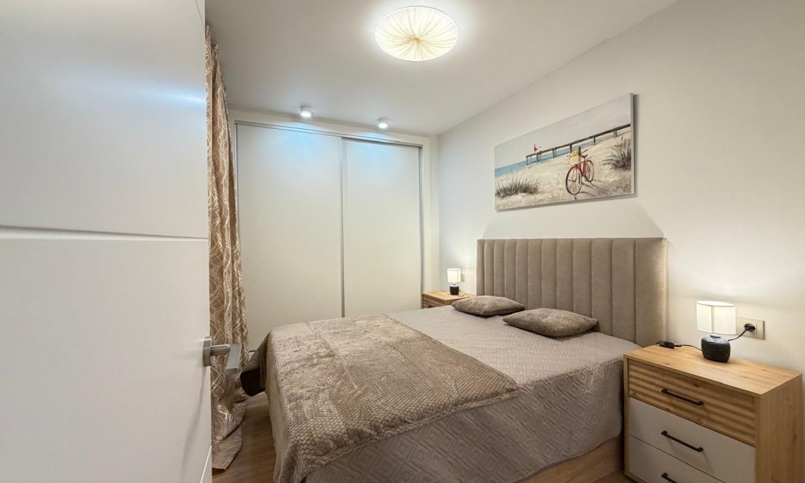 Segunda mano - Apartamento -
Torrevieja - Centro