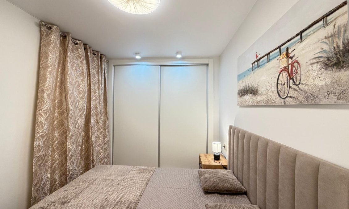 Segunda mano - Apartamento -
Torrevieja - Centro