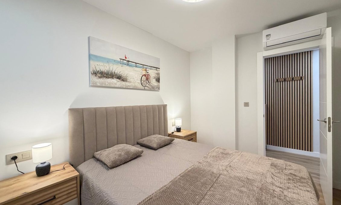 Segunda mano - Apartamento -
Torrevieja - Centro