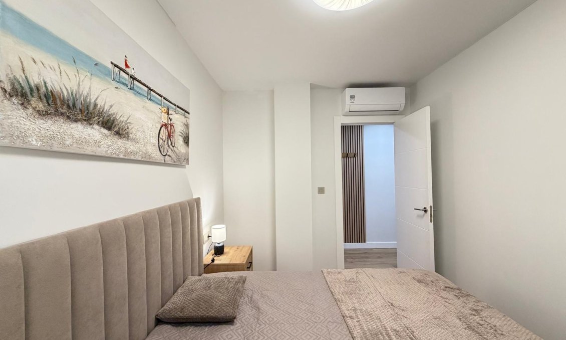 Segunda mano - Apartamento -
Torrevieja - Centro