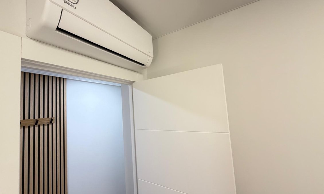 Segunda mano - Apartamento -
Torrevieja - Centro