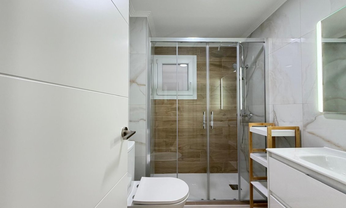 Segunda mano - Apartamento -
Torrevieja - Centro