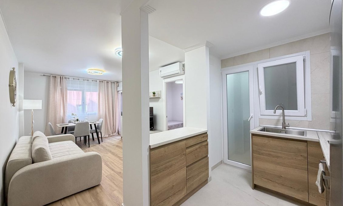 Segunda mano - Apartamento -
Torrevieja - Centro