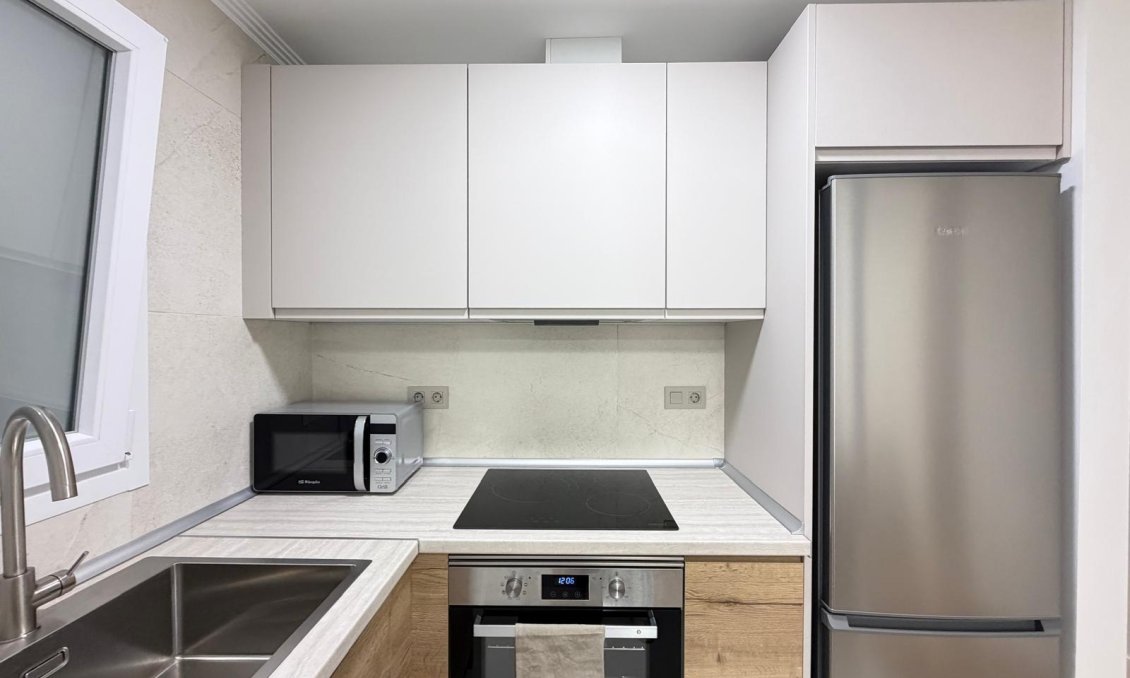 Segunda mano - Apartamento -
Torrevieja - Centro