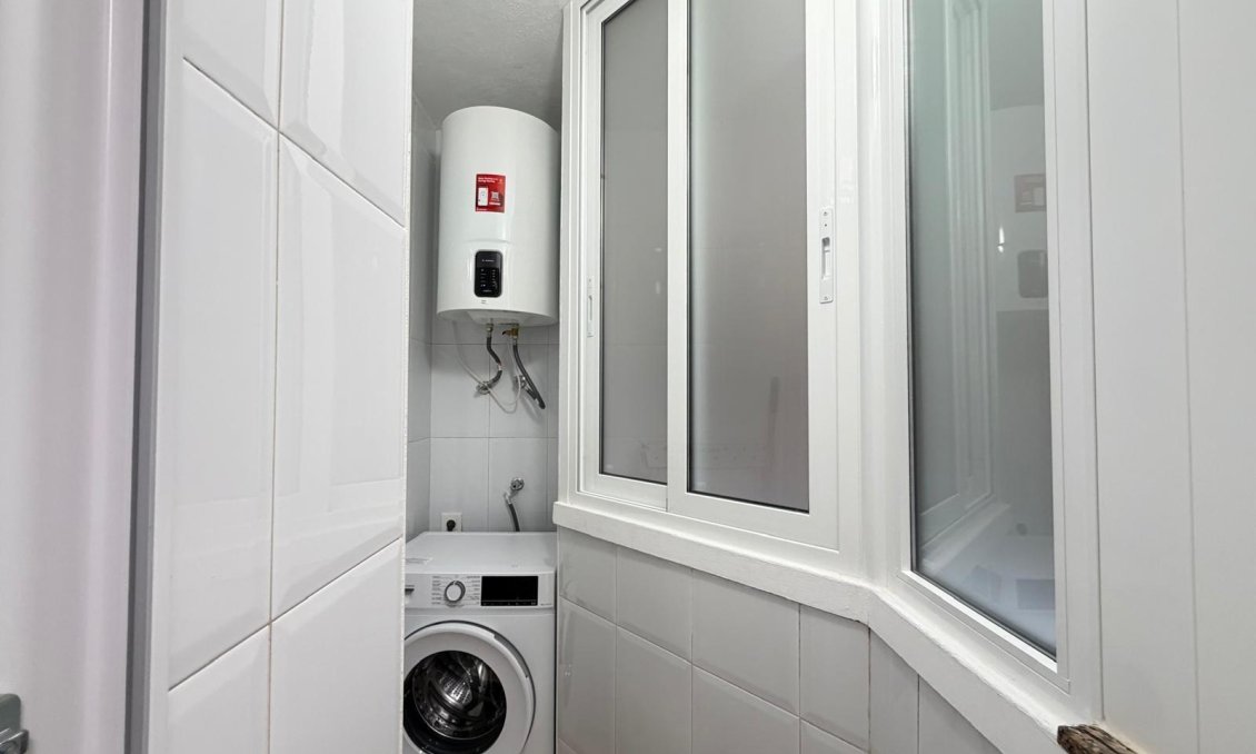 Segunda mano - Apartamento -
Torrevieja - Centro