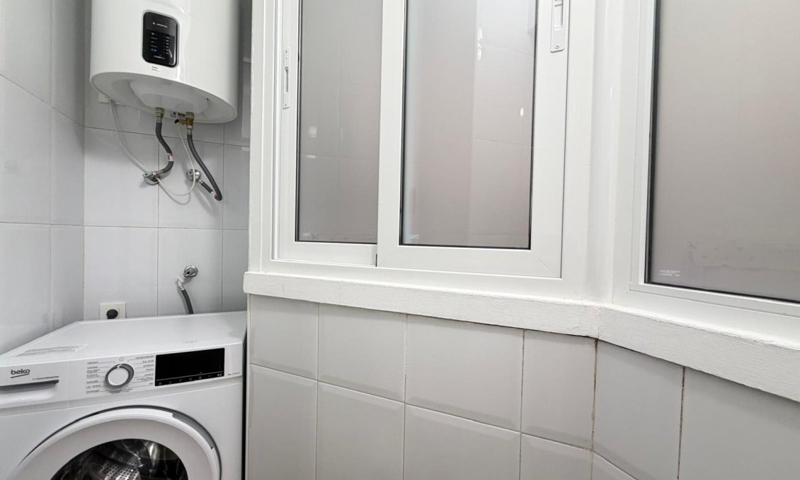 Segunda mano - Apartamento -
Torrevieja - Centro