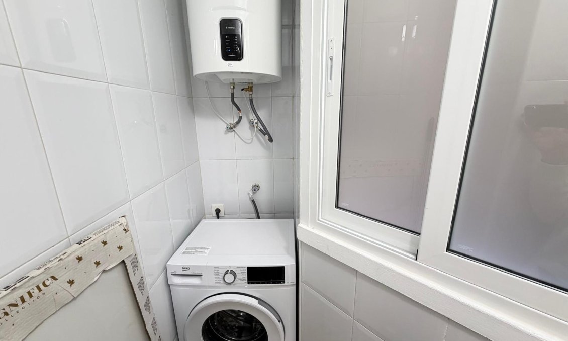 Segunda mano - Apartamento -
Torrevieja - Centro