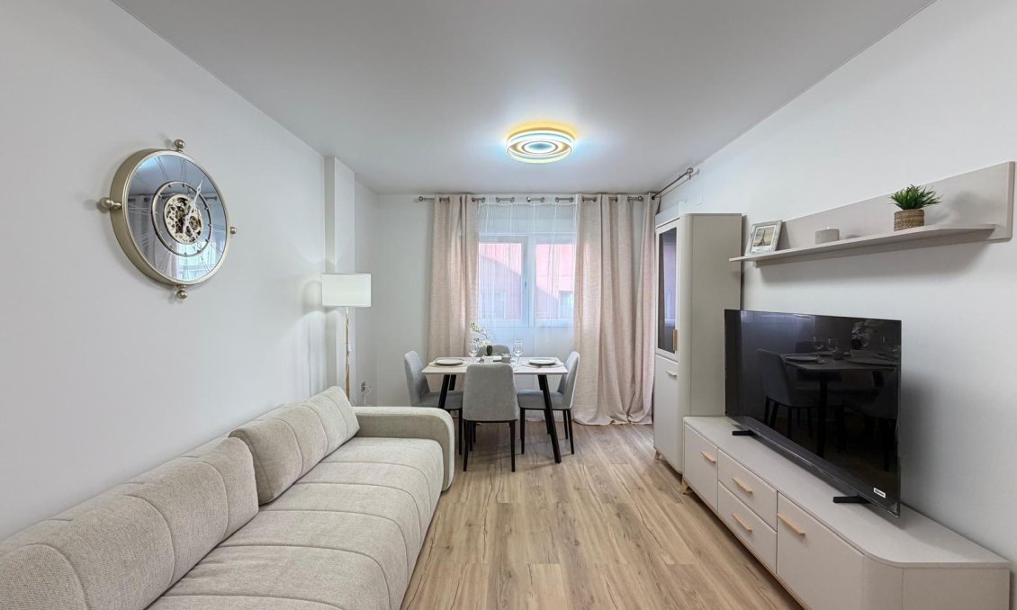 Segunda mano - Apartamento -
Torrevieja - Centro