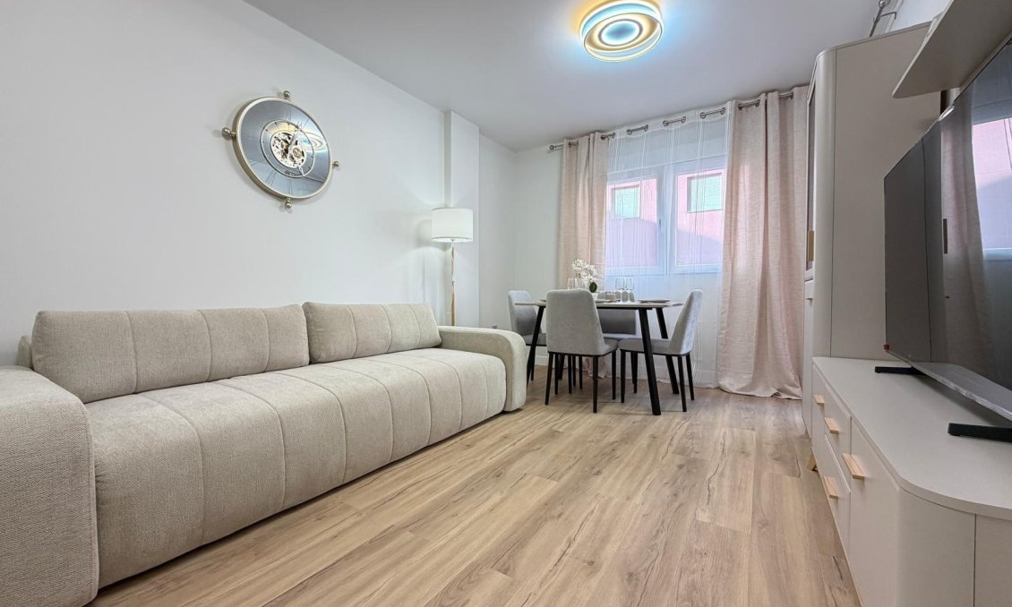 Segunda mano - Apartamento -
Torrevieja - Centro
