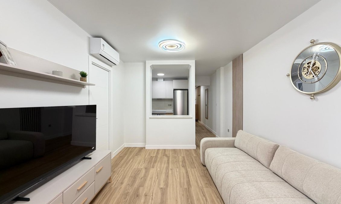 Segunda mano - Apartamento -
Torrevieja - Centro