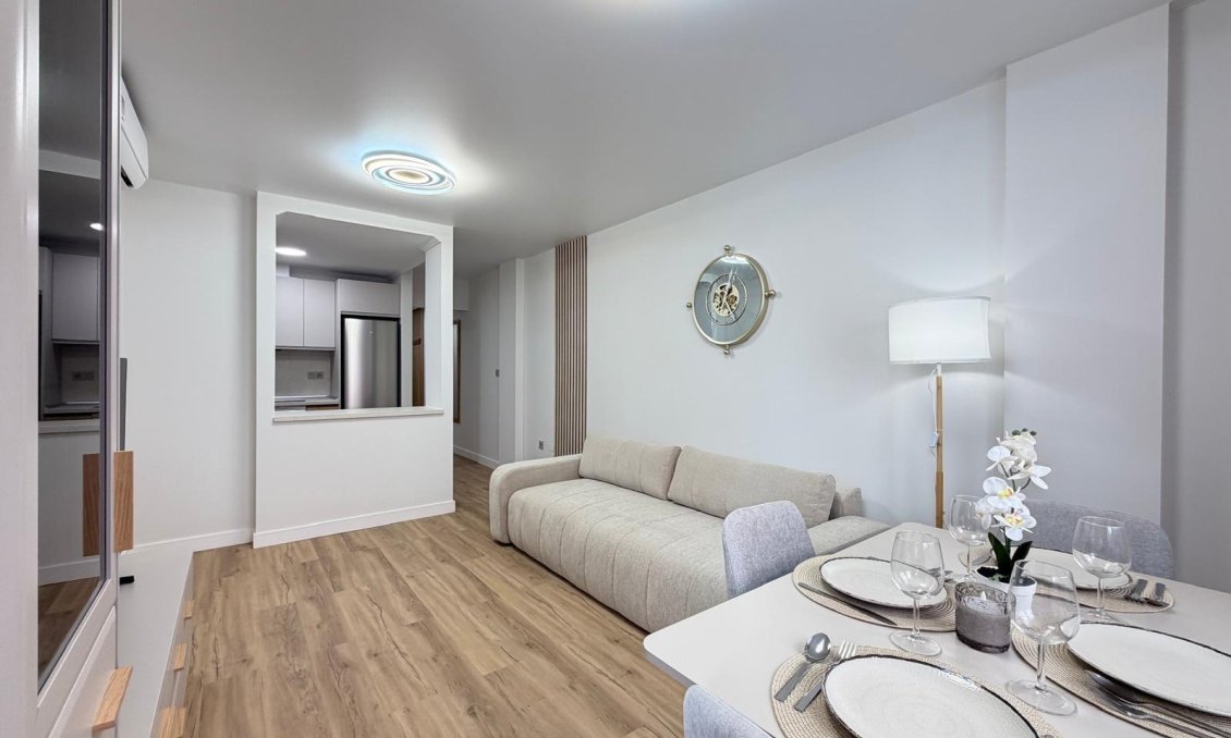 Segunda mano - Apartamento -
Torrevieja - Centro