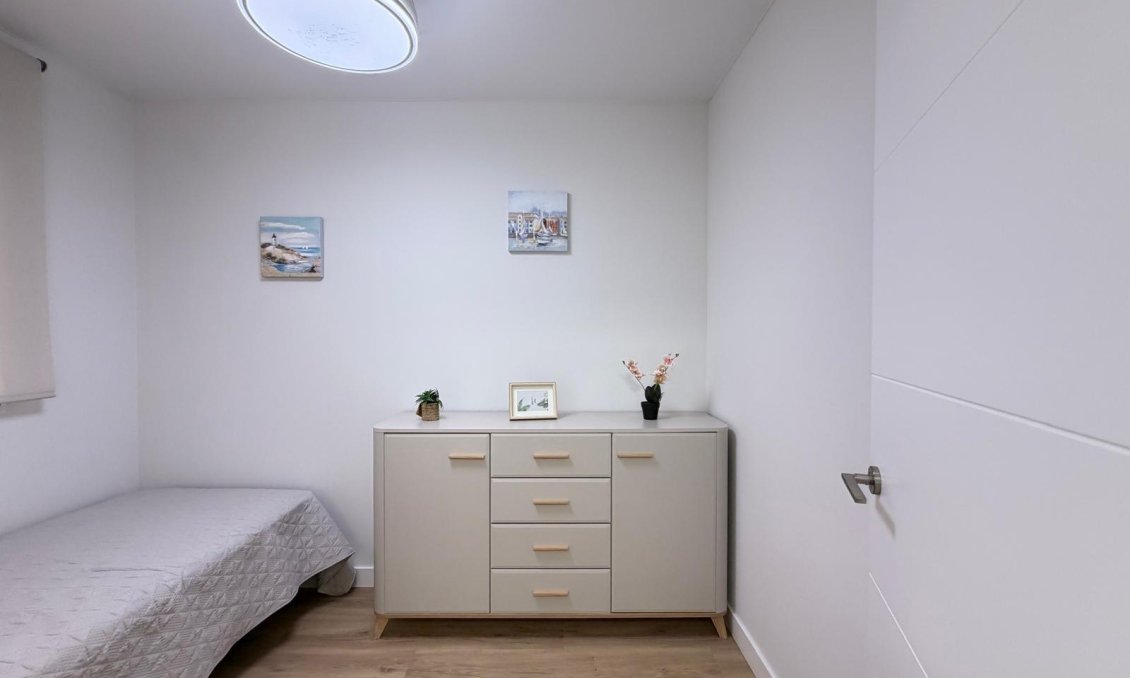 Segunda mano - Apartamento -
Torrevieja - Centro
