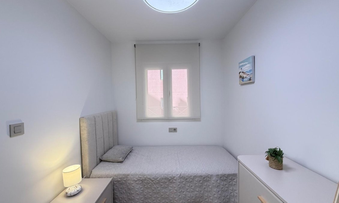 Segunda mano - Apartamento -
Torrevieja - Centro