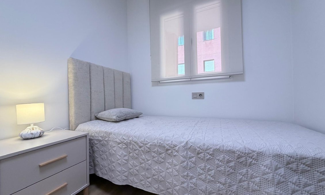 Segunda mano - Apartamento -
Torrevieja - Centro