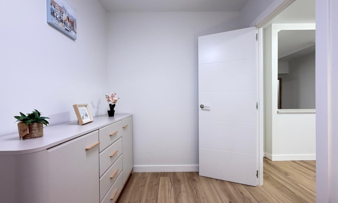 Segunda mano - Apartamento -
Torrevieja - Centro