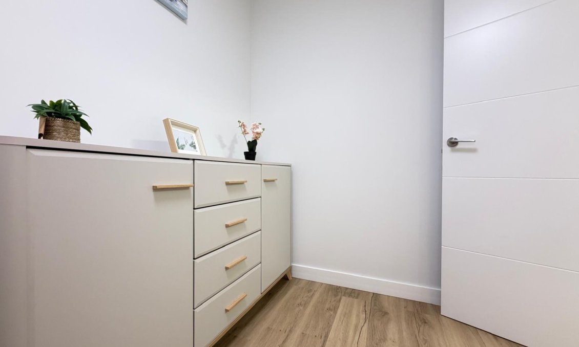 Segunda mano - Apartamento -
Torrevieja - Centro