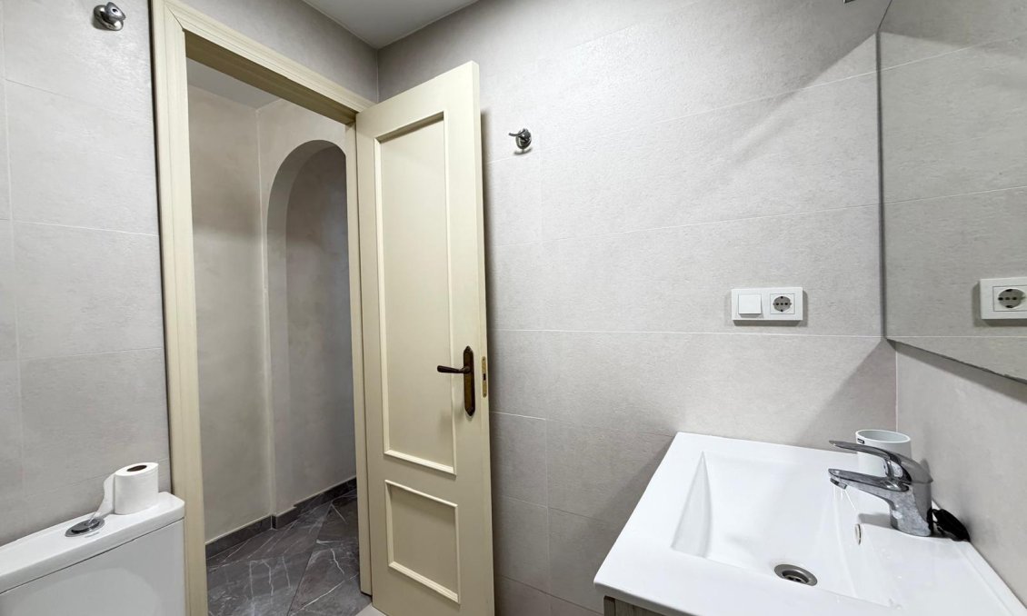 Segunda mano - Apartamento -
Torrevieja - Playa del Cura