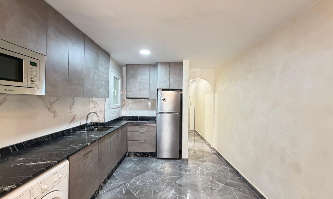 Segunda mano - Apartamento -
Torrevieja - Playa del Cura