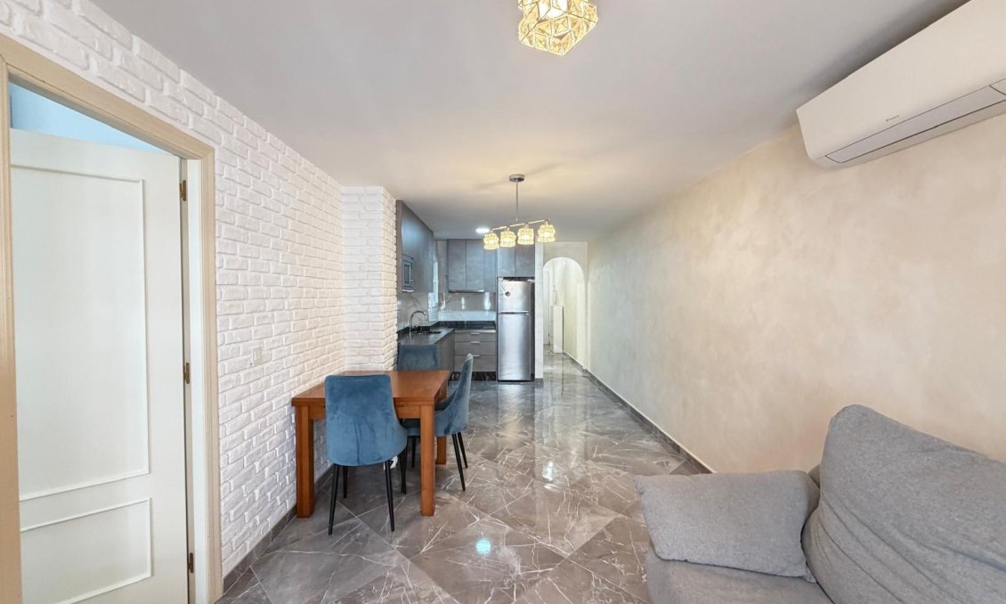 Segunda mano - Apartamento -
Torrevieja - Playa del Cura