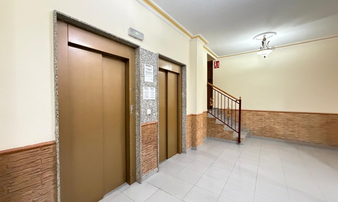 Segunda mano - Apartamento -
Torrevieja - Playa del Cura