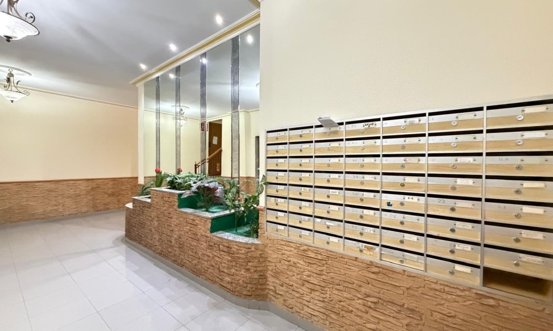 Segunda mano - Apartamento -
Torrevieja - Playa del Cura