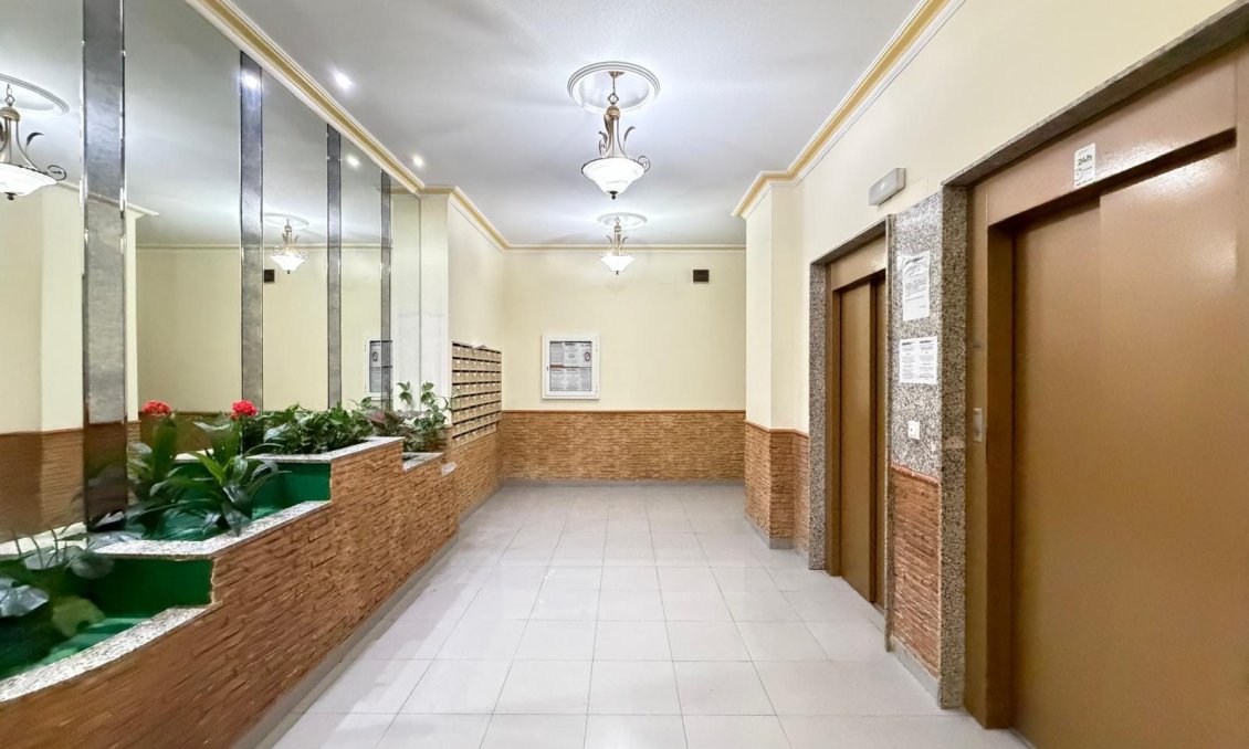Segunda mano - Apartamento -
Torrevieja - Playa del Cura
