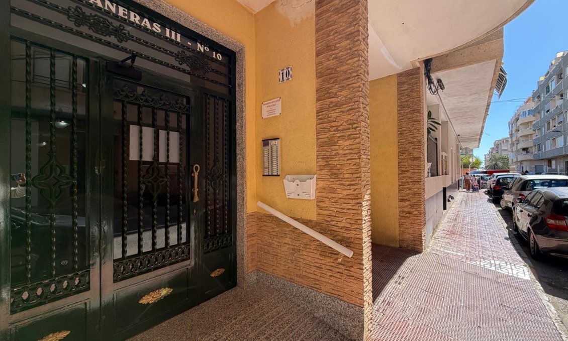 Segunda mano - Apartamento -
Torrevieja - Playa del Cura