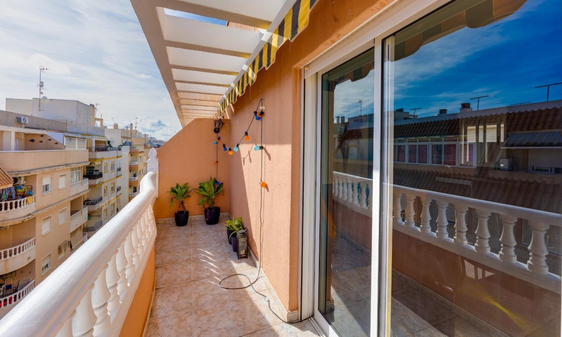 Segunda mano - Apartamento -
Torrevieja - Estacion De Autobuses
