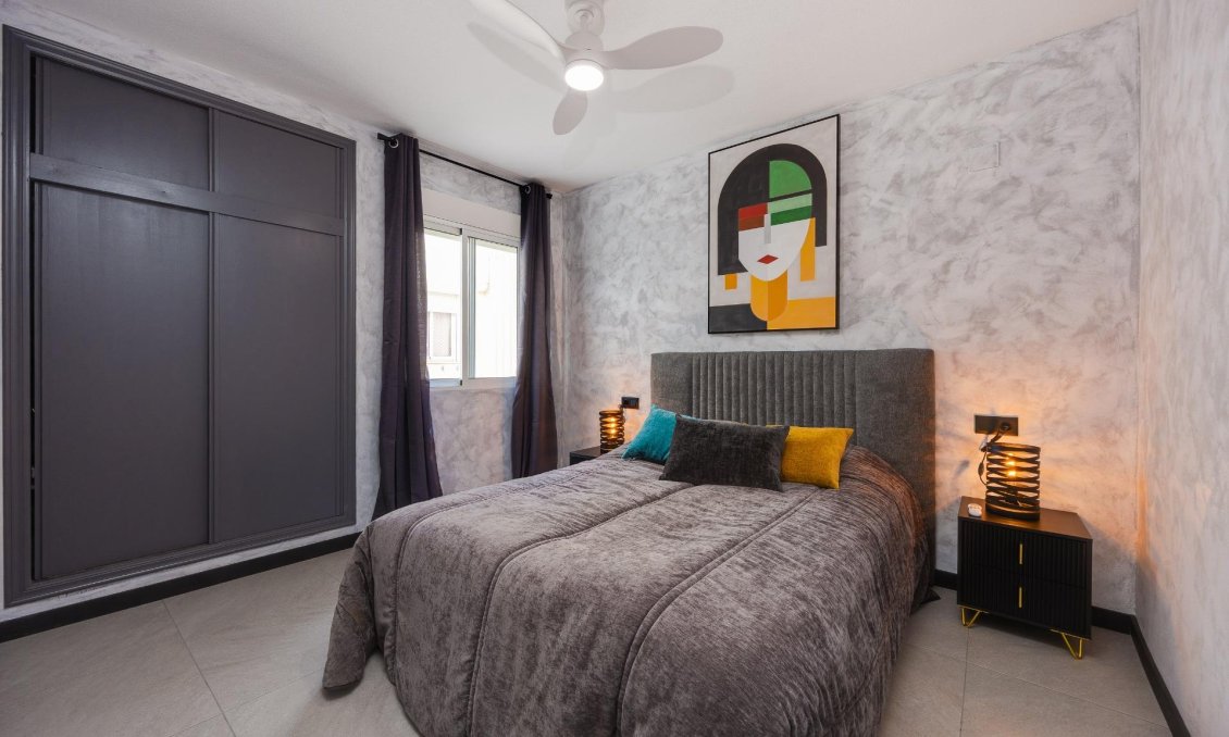 Segunda mano - Apartamento -
Torrevieja - Estacion De Autobuses