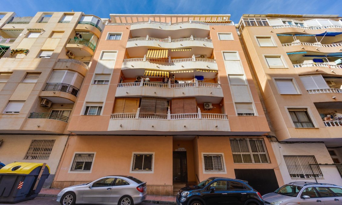 Segunda mano - Apartamento -
Torrevieja - Estacion De Autobuses