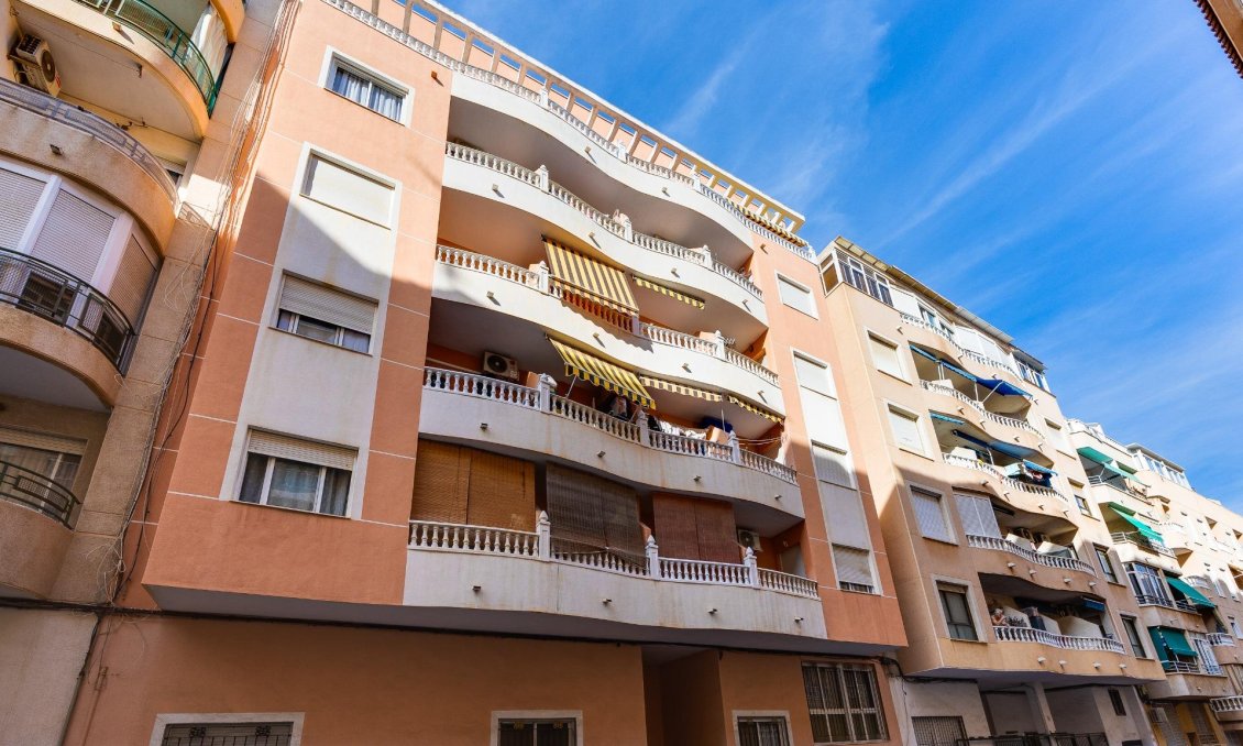 Segunda mano - Apartamento -
Torrevieja - Estacion De Autobuses