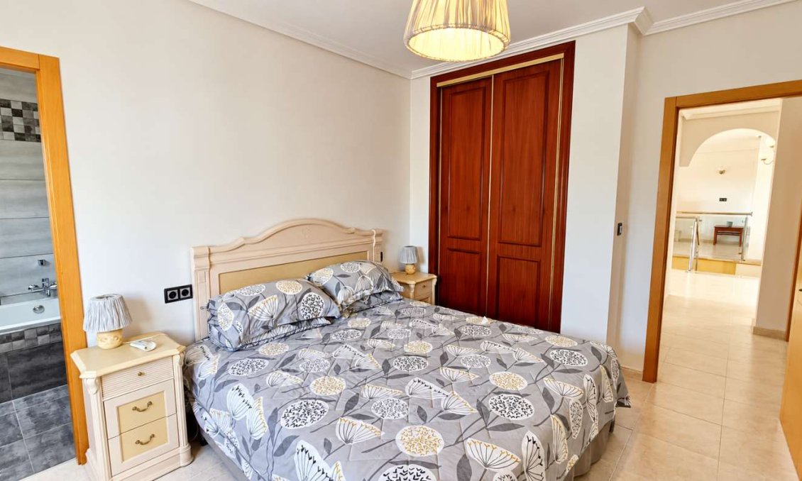 Segunda mano - Villa -
Algorfa - Inland