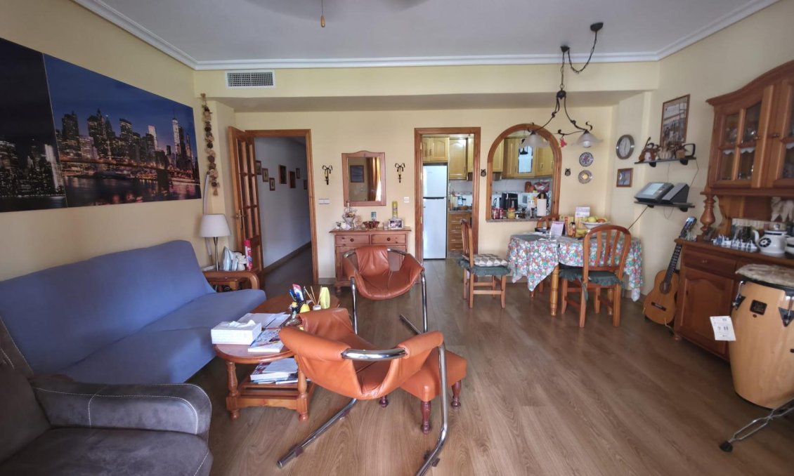 Segunda mano - Apartamento -
Torrevieja - Playa del Cura
