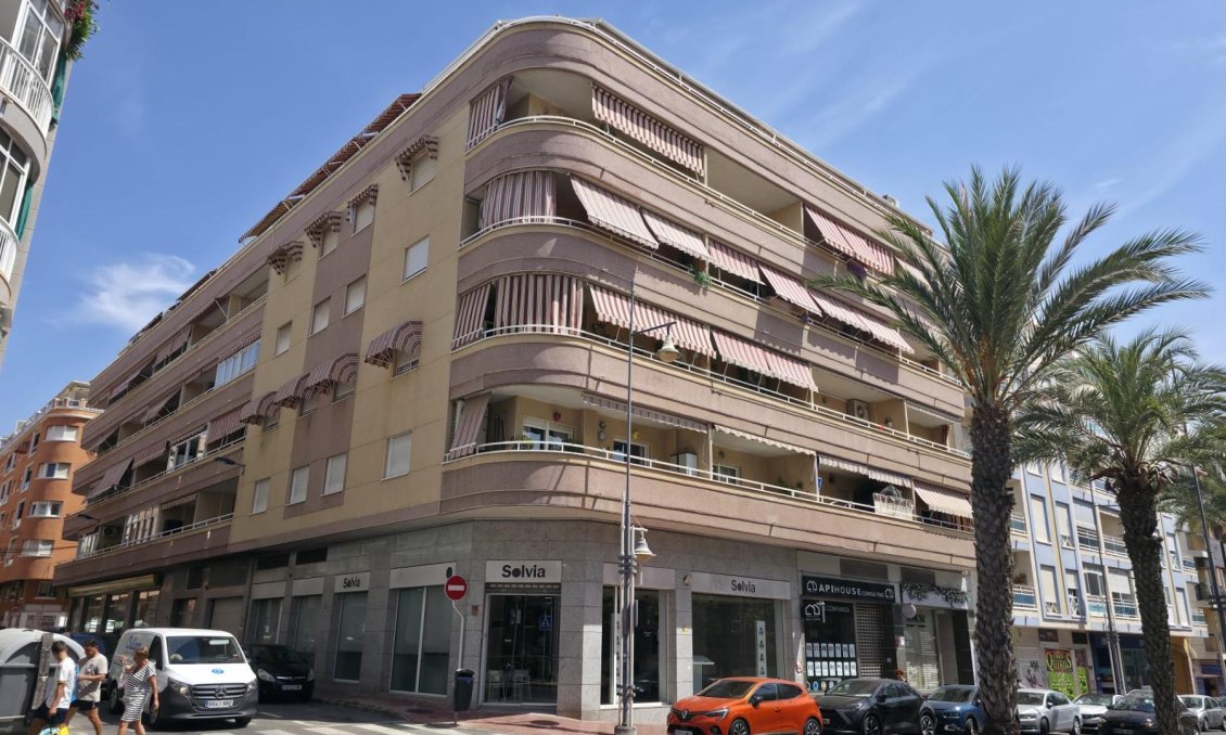 Segunda mano - Apartamento -
Torrevieja - Playa del Cura