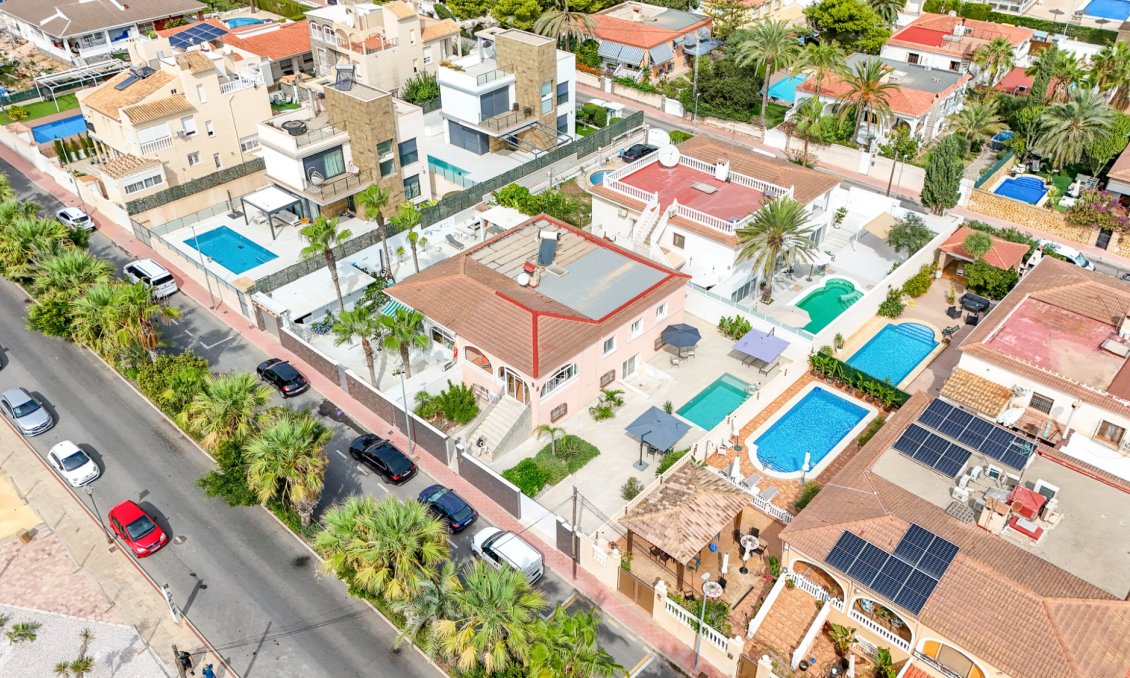Segunda mano - Villa / Semi pareado -
Punta Prima - Costa Blanca