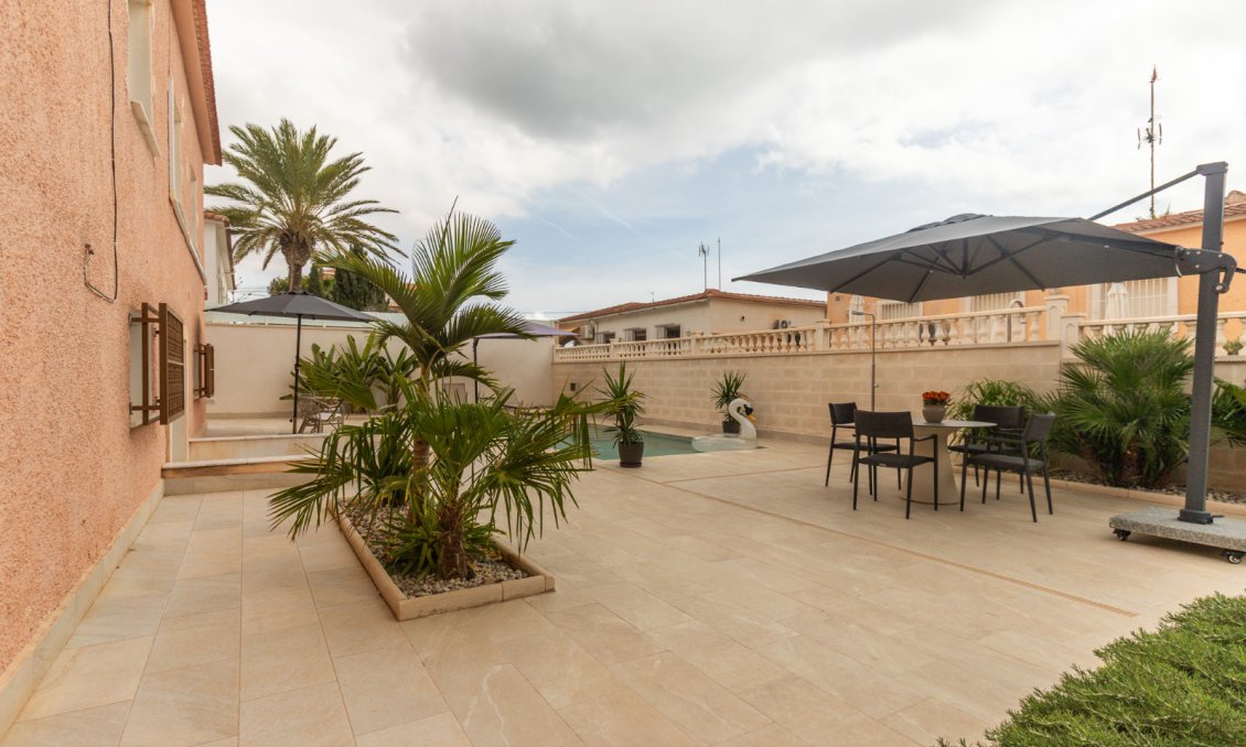 Segunda mano - Villa / Semi pareado -
Punta Prima - Costa Blanca