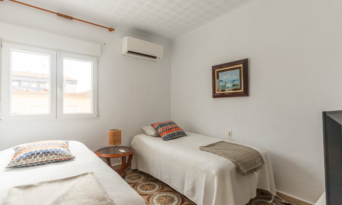 Segunda mano - Villa / Semi pareado -
Punta Prima - Costa Blanca