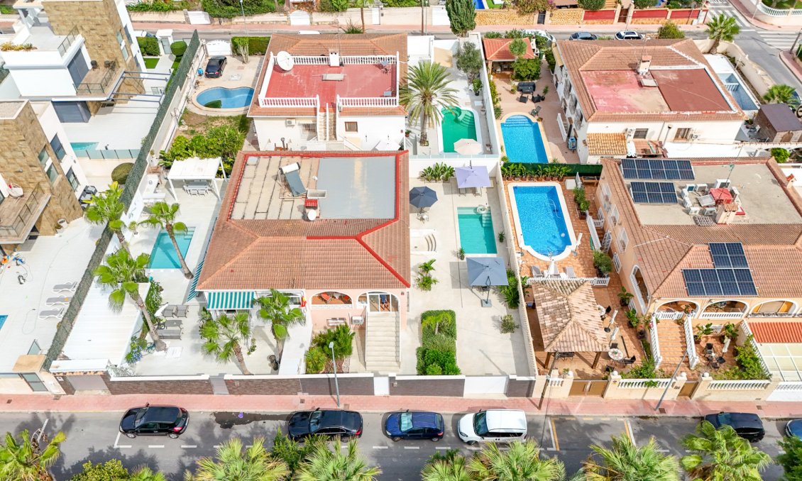 Segunda mano - Villa / Semi pareado -
Punta Prima - Costa Blanca