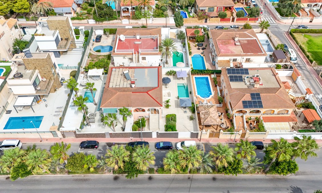 Segunda mano - Villa / Semi pareado -
Punta Prima - Costa Blanca