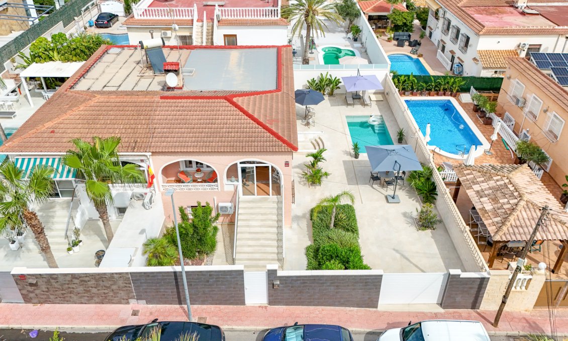 Segunda mano - Villa / Semi pareado -
Punta Prima - Costa Blanca
