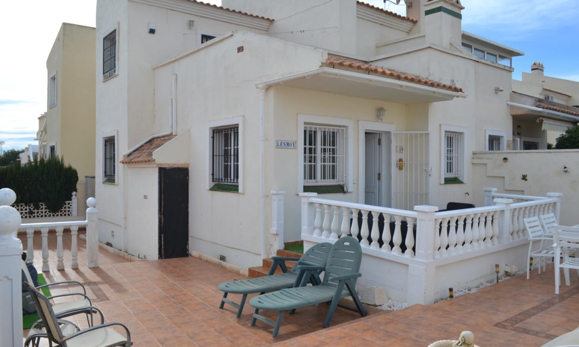 Segunda mano - Villa / Semi pareado -
Orihuela Costa - La Zenia