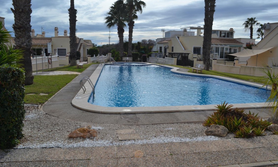 Segunda mano - Villa / Semi pareado -
Orihuela Costa - La Zenia