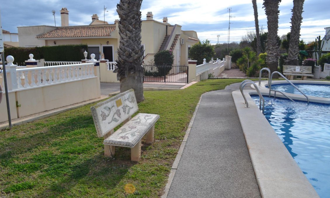 Segunda mano - Villa / Semi pareado -
Orihuela Costa - La Zenia