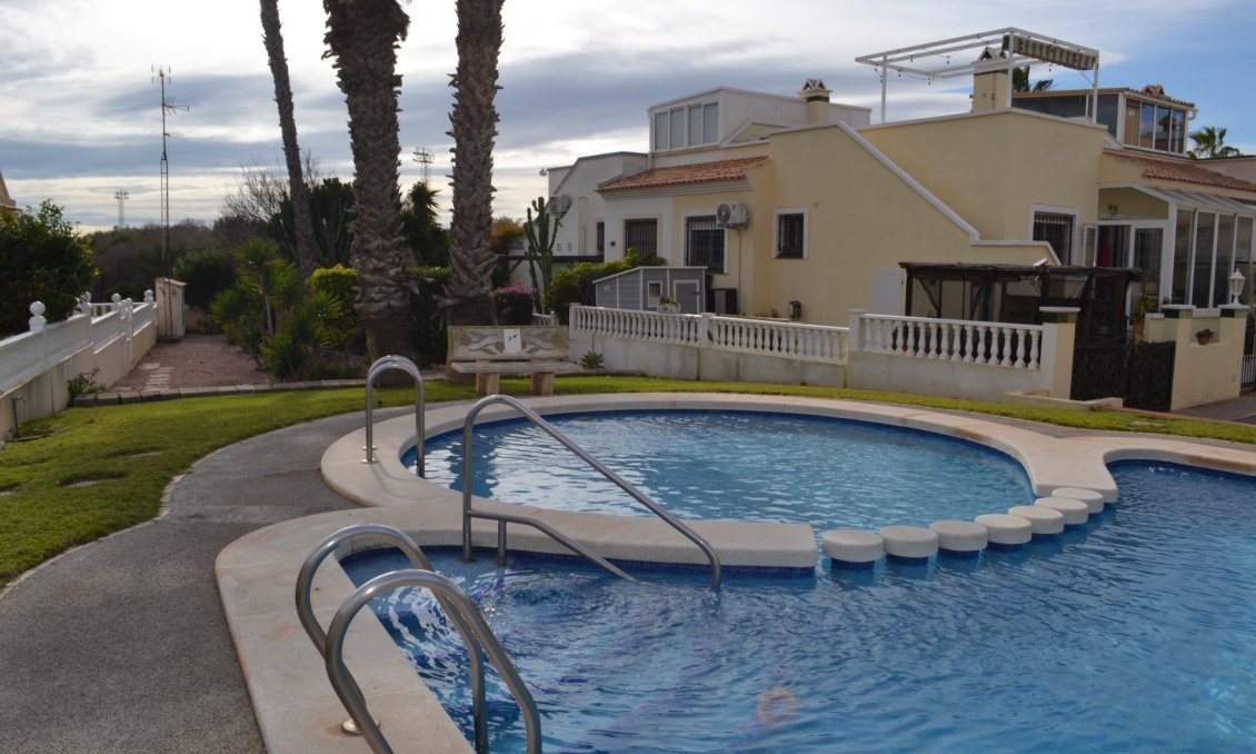 Segunda mano - Villa / Semi pareado -
Orihuela Costa - La Zenia