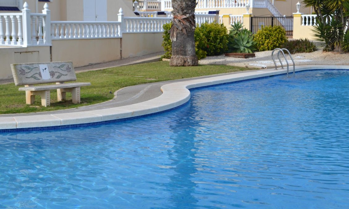 Segunda mano - Villa / Semi pareado -
Orihuela Costa - La Zenia