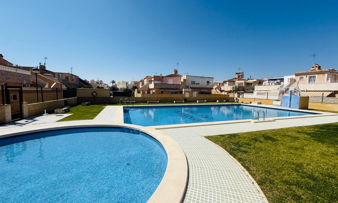 Segunda mano - Adosado -
Torrevieja - Carrefour